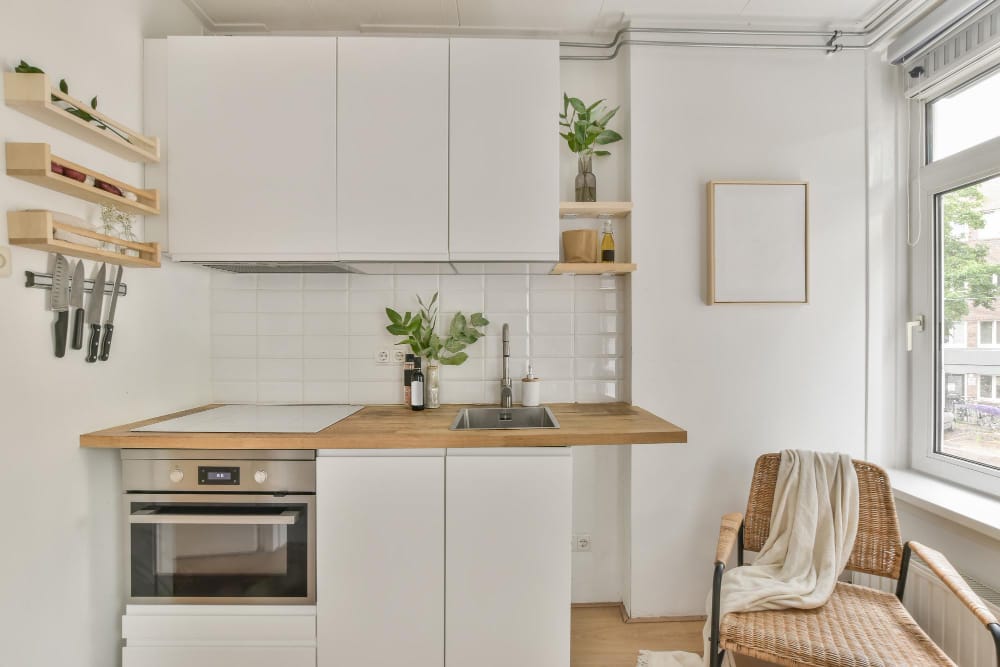 beautiful-renovated-furnished-kitchen-interior-design