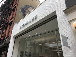 Everlane-has-solidified-its-reputation as-a-trailblazer-in-sustainable-fashion