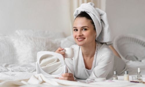 Woman-doing-a-self-care-routine-at-home